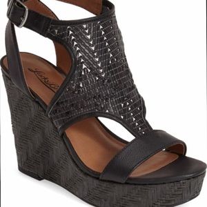 Lucky Brand Laffertie T Strap Wedge Sandals